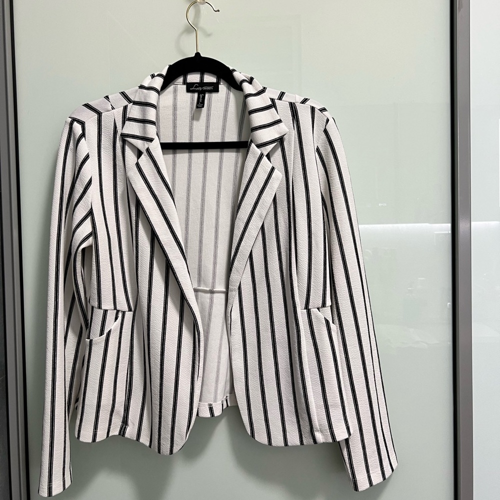 Blazer with line print |